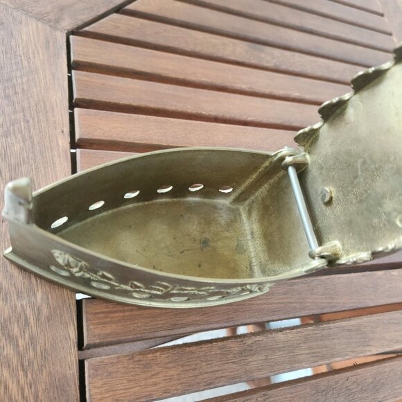 Antique 19th-Century Solid Brass Coal Iron Ornate Floral Decorative Collectible - Picture 10 of 10